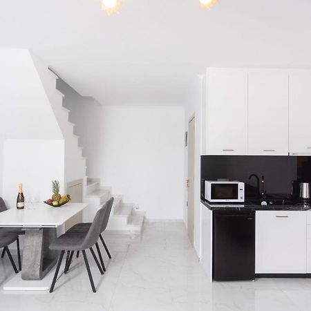 Victory Vip Apartments Kallithea  Bagian luar foto